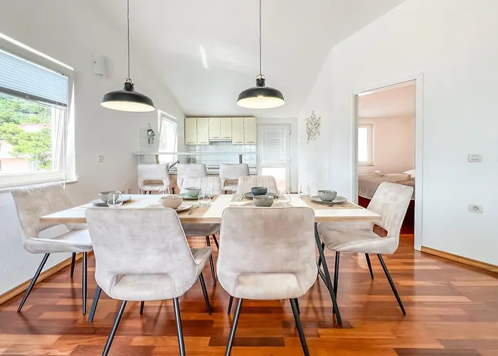 Apartments Larus