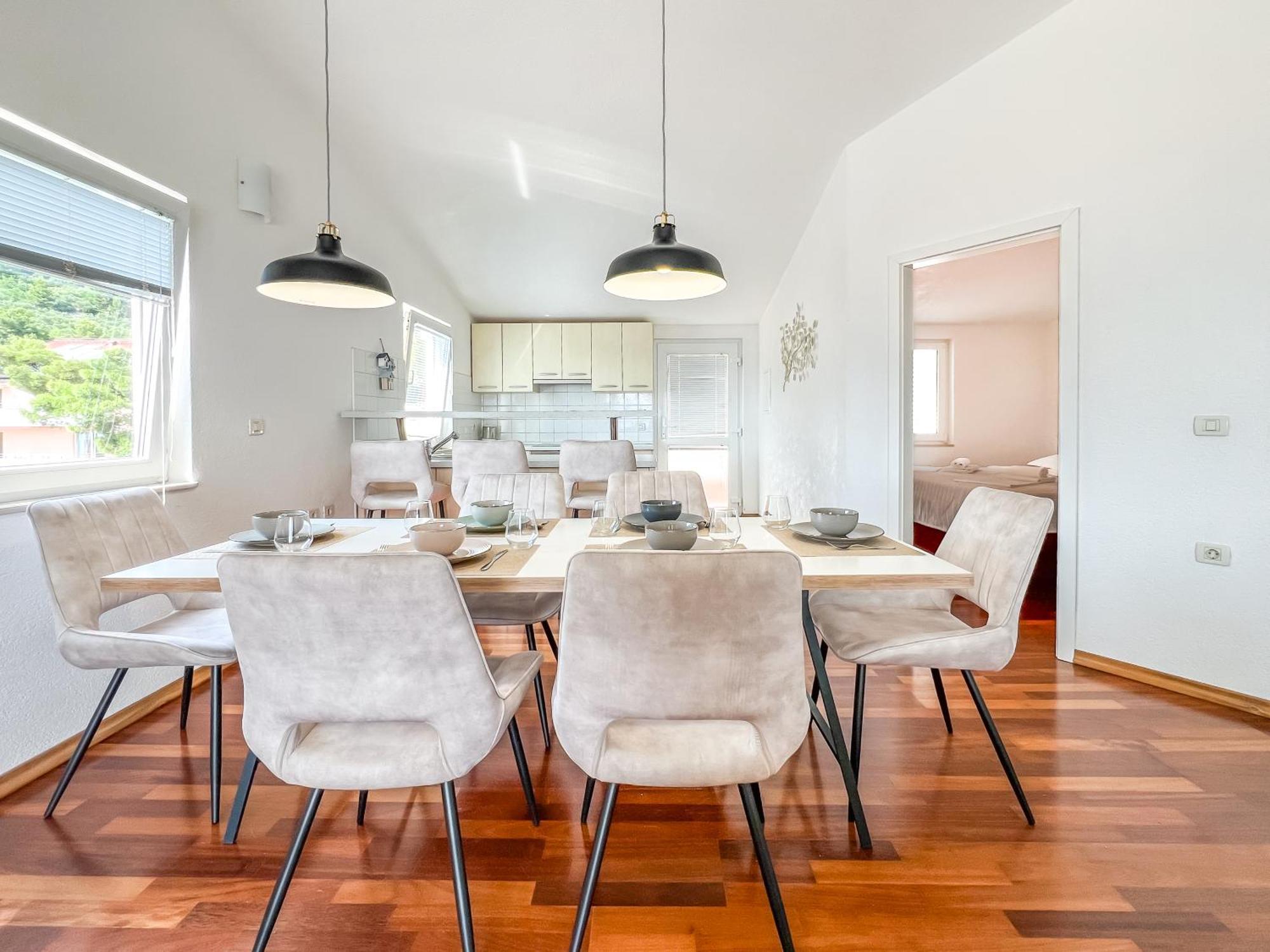 Larus Apartment